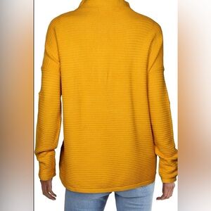 🌻French Connection Mustard Yellow Sweater